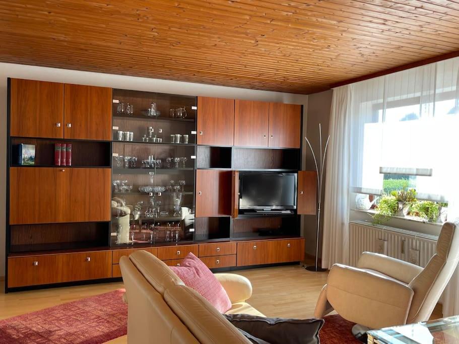 Ferienwohnung Leuchtbergblick Mit Terrasse Und Pkw Stellplatz اسشوغه المظهر الخارجي الصورة
