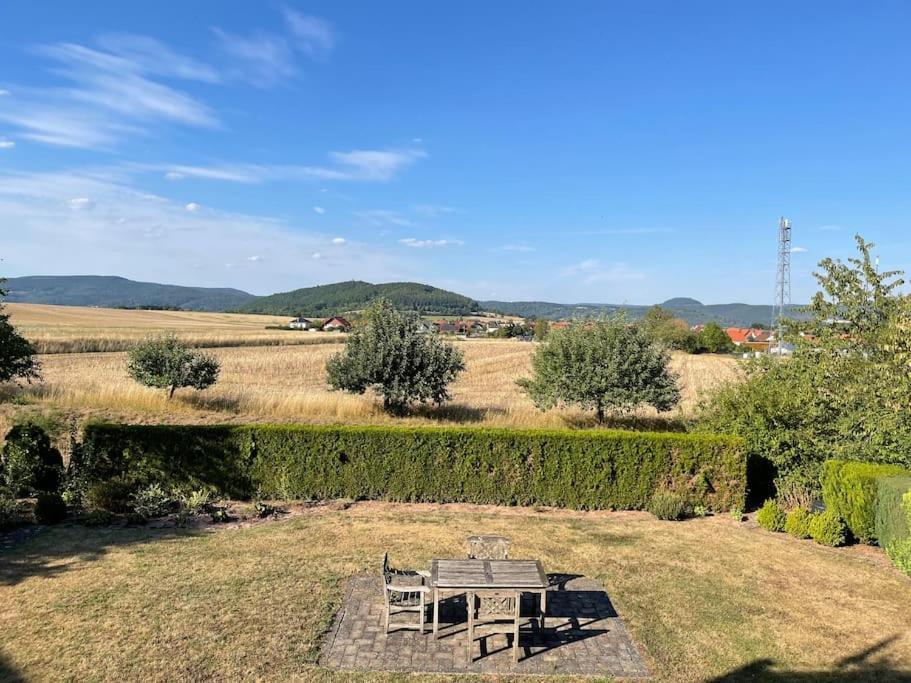 Ferienwohnung Leuchtbergblick Mit Terrasse Und Pkw Stellplatz اسشوغه المظهر الخارجي الصورة