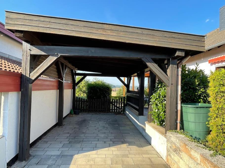 Ferienwohnung Leuchtbergblick Mit Terrasse Und Pkw Stellplatz اسشوغه المظهر الخارجي الصورة